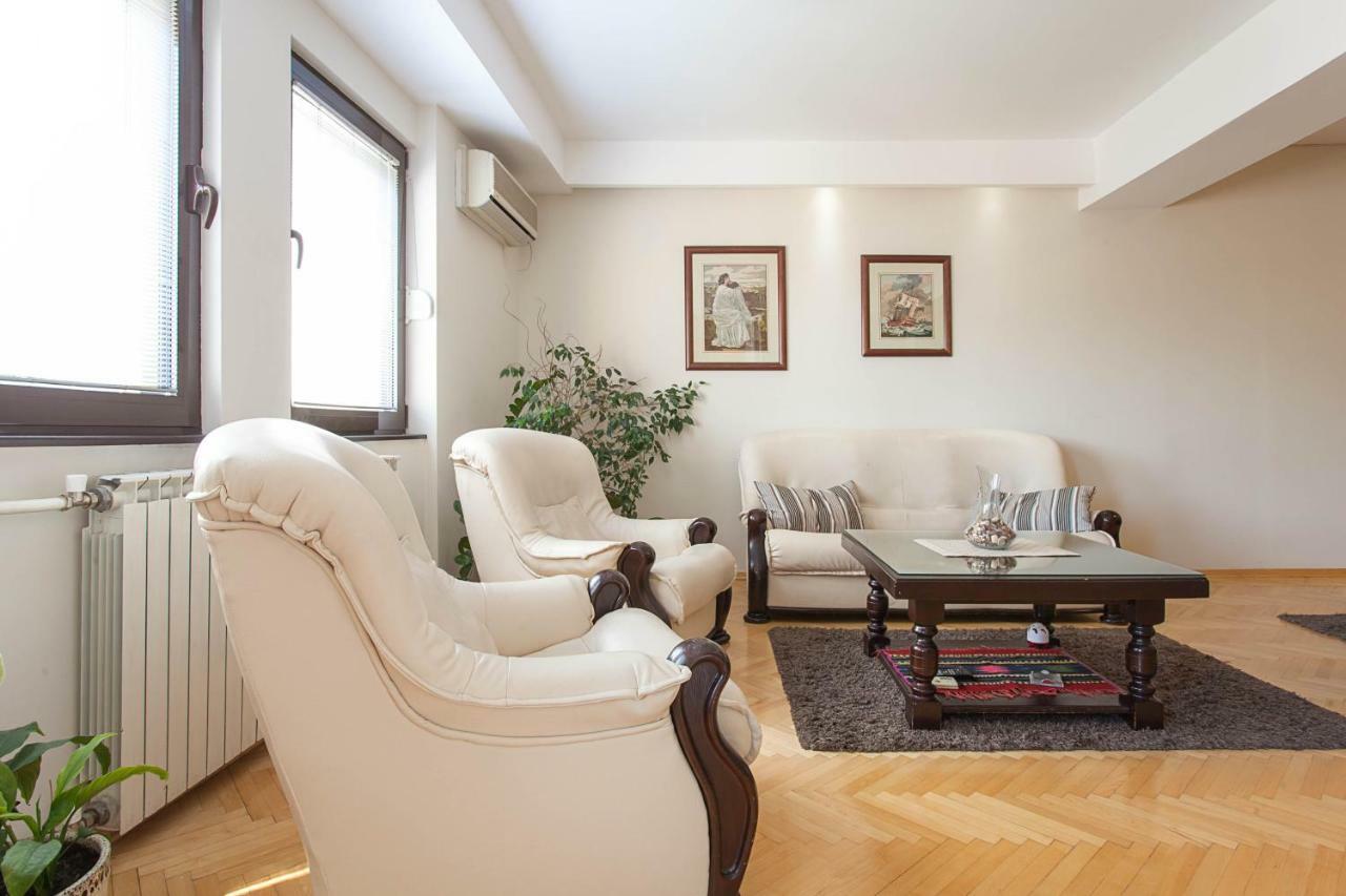 White Apartment Скопье Экстерьер фото